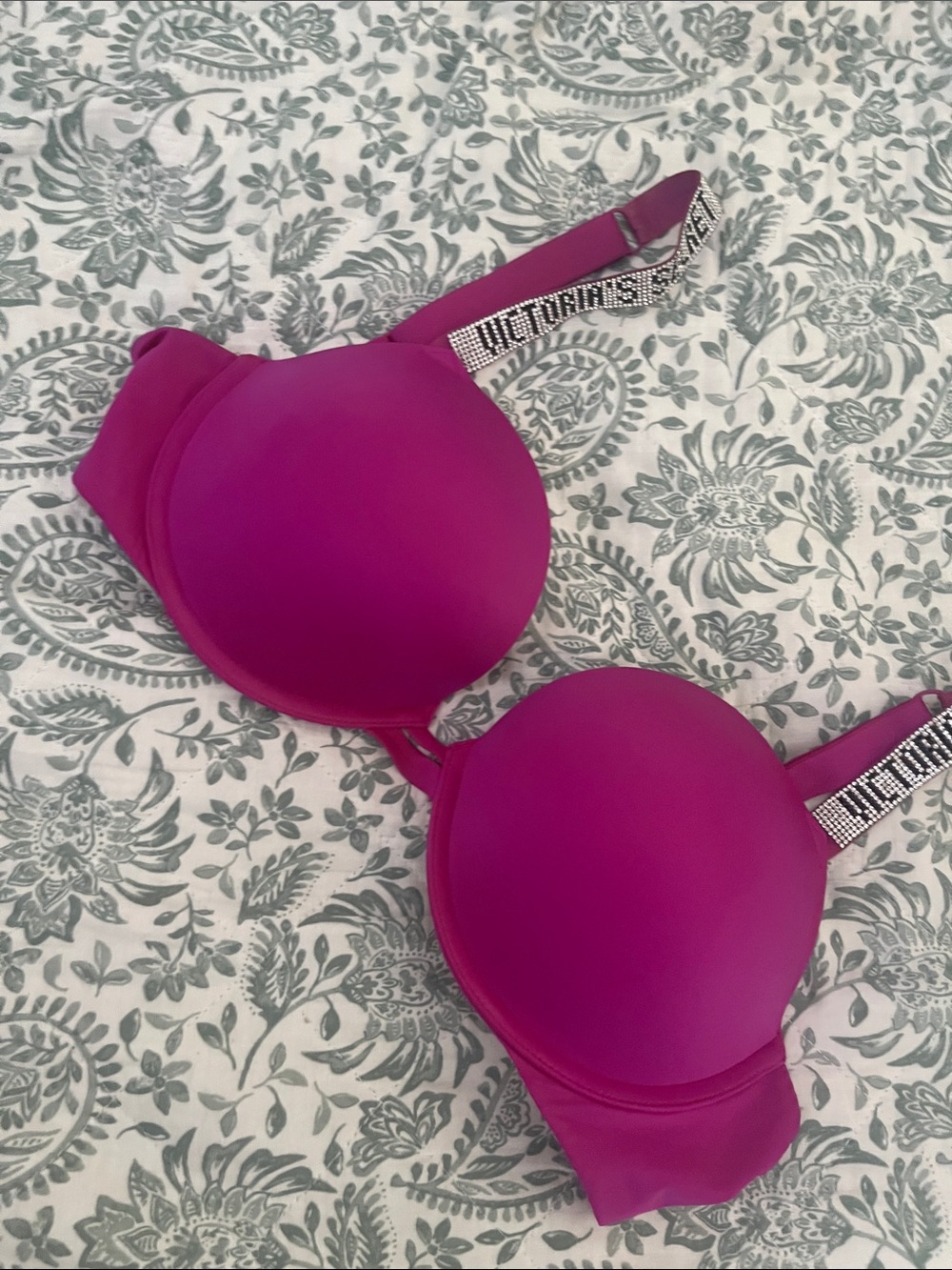 New Victoria's Secret Fuchsia Padded Bra size 36D
